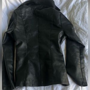 super cute black leather jacket vintage size s-m
